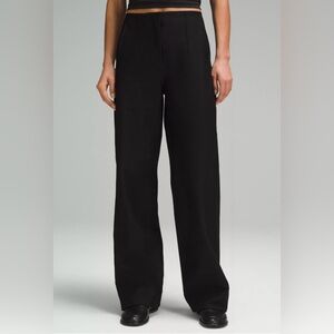 Lululemon Utilitech Relaxed-Fit Mid-Rise Trouser, Size 2. New with tags removed.